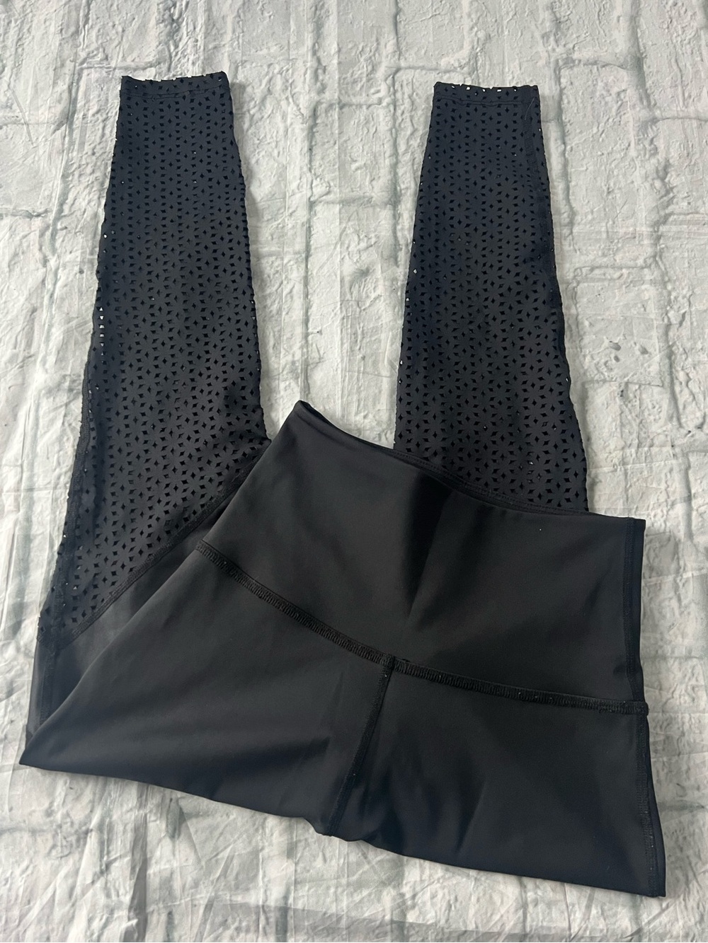 Beyond Yoga Perfect Angles High Waisted Midi Legging Geometric Laser Cut Black